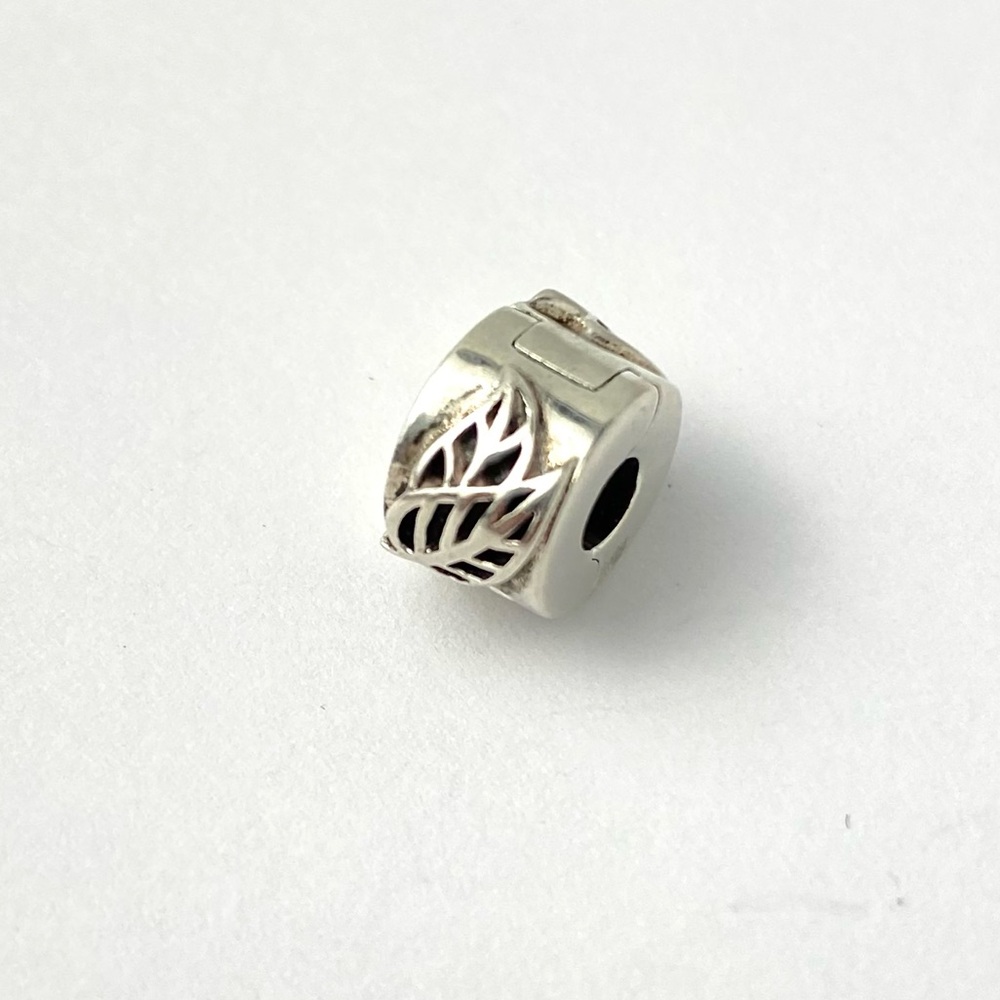 Chamilia Sterling Silver Leaves Clip Charm